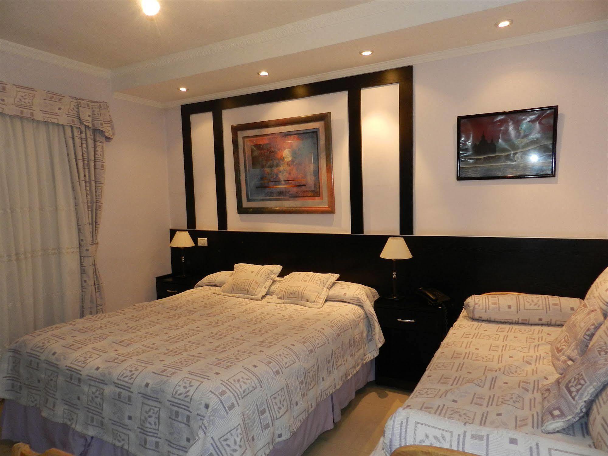 Hotel A&B Internacional Buenos Aires Exteriör bild